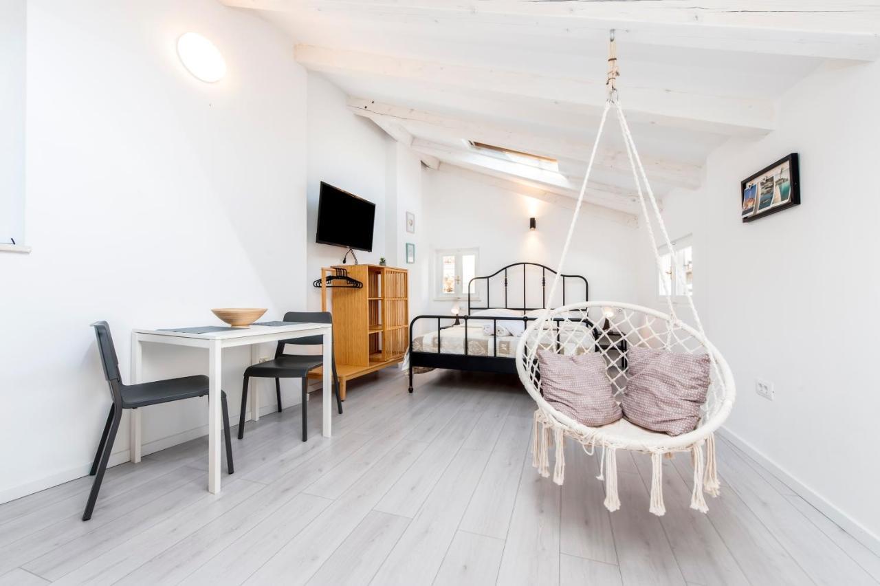 Cozy Garzoto Studios Ровінь Екстер'єр фото