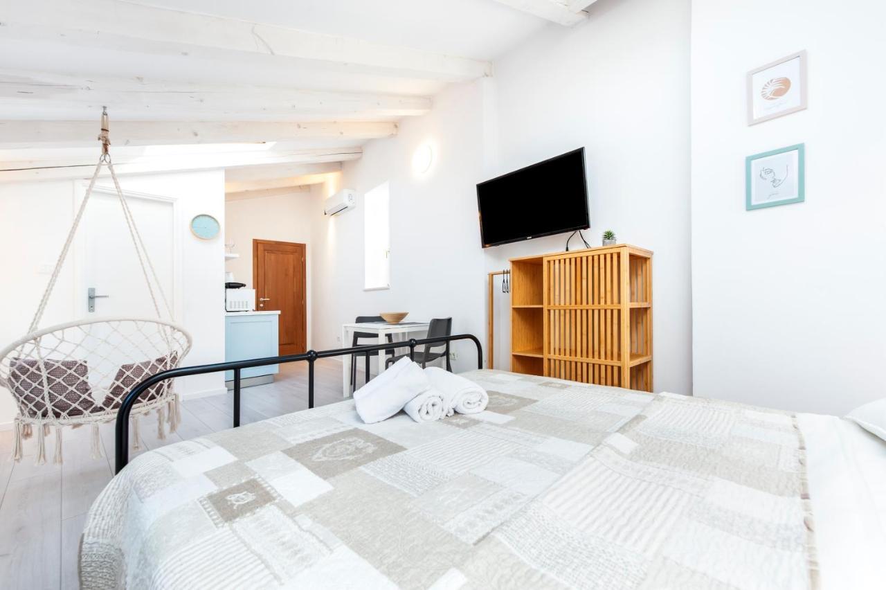 Cozy Garzoto Studios Ровінь Екстер'єр фото