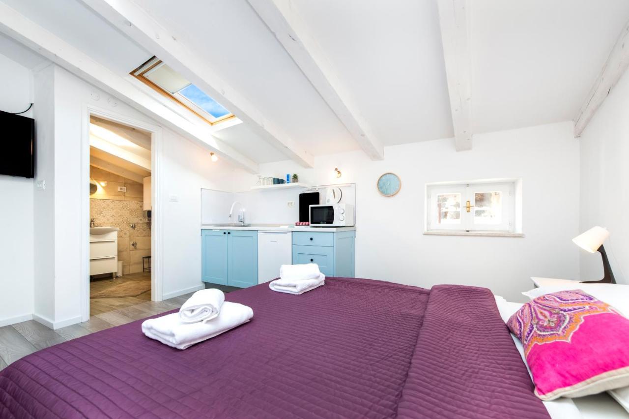 Cozy Garzoto Studios Ровінь Екстер'єр фото